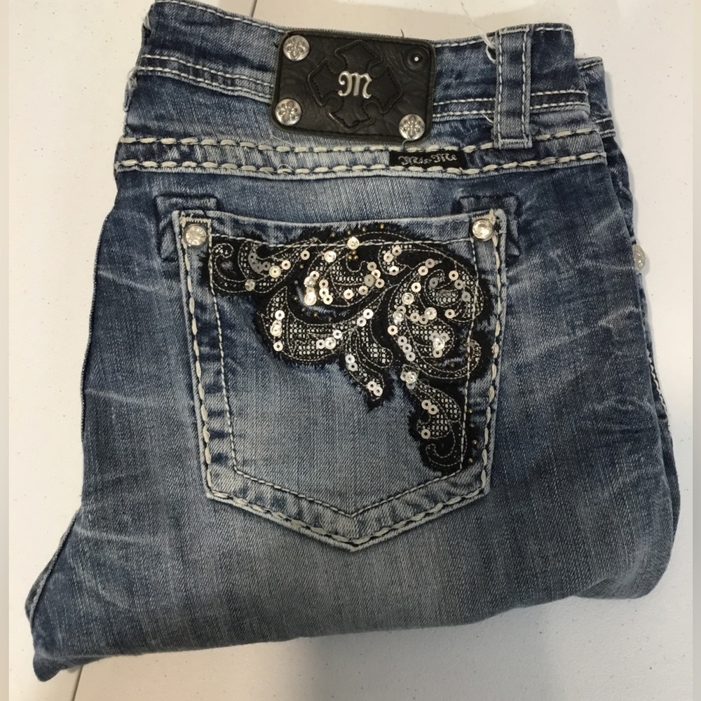 Vintage Miss Me Blue Embellished Easy Capri Cut Jeans size 34 x 20 1/2